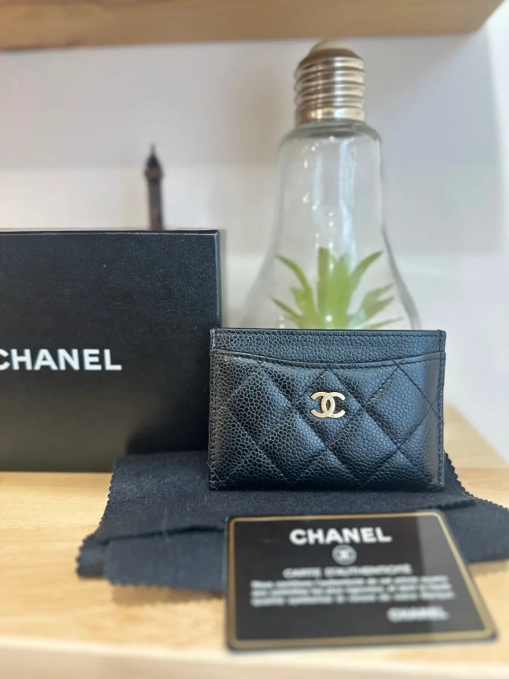 ✨Chanel Classic Caviar Card Holder – Black with Gold Hardware✨ - Picture 12 of 16